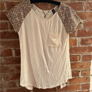BKE  boutique Sequin Sleeve top